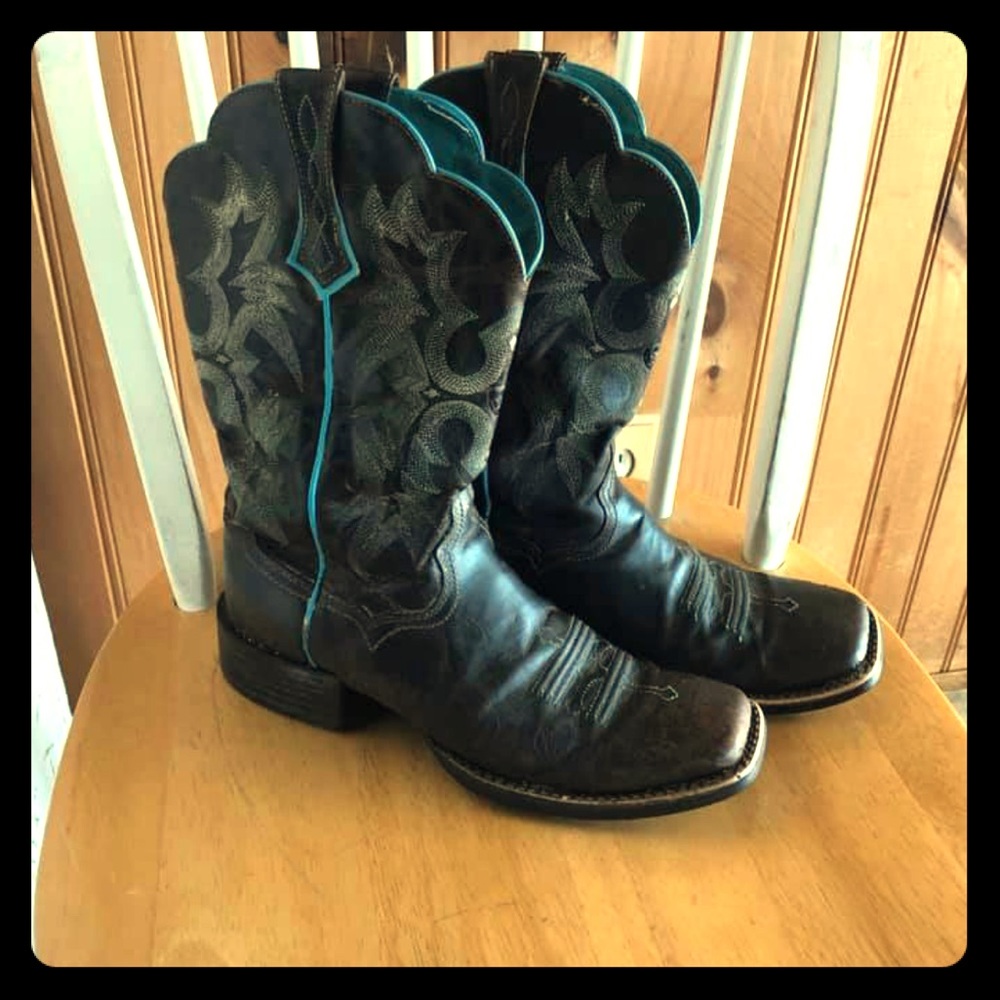 Ariat western Cowgirl Boots sz 8